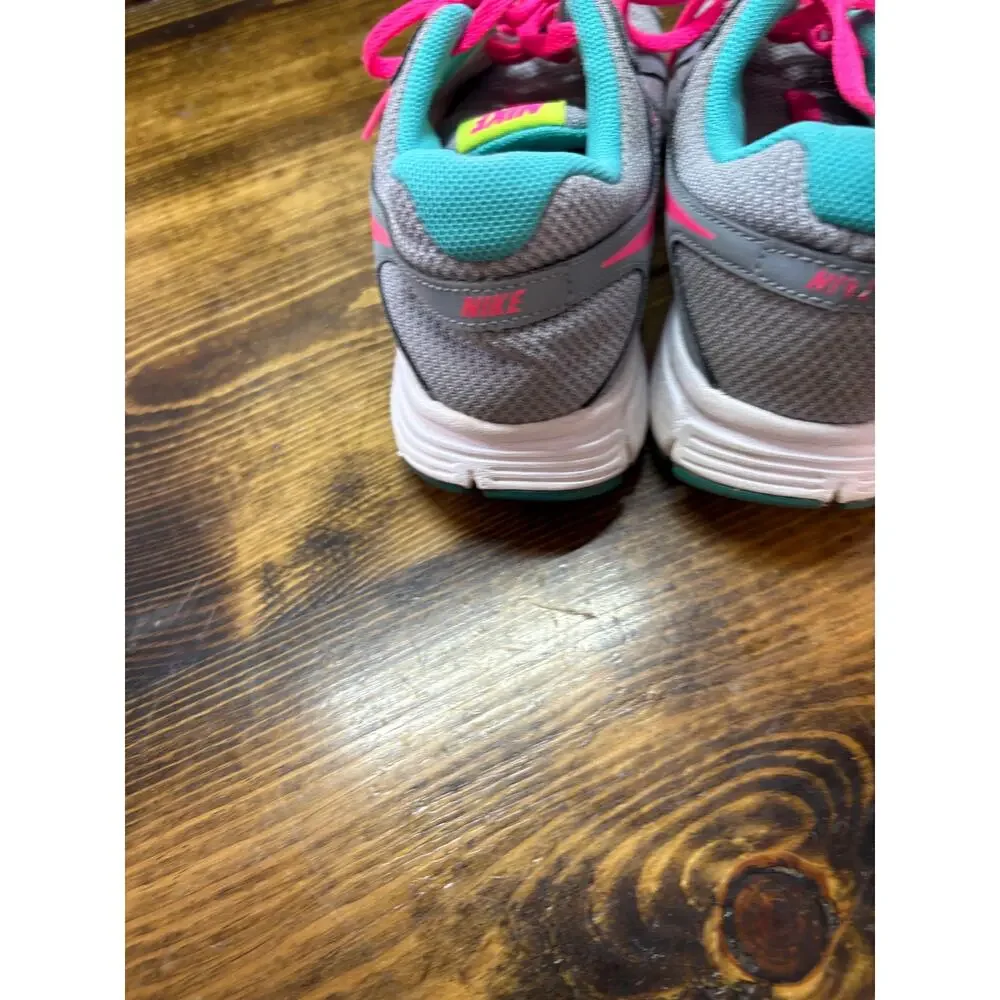 Nike Gray‎ Sneakers Size 5Y